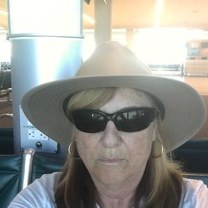 Meet your Posher, Sandra